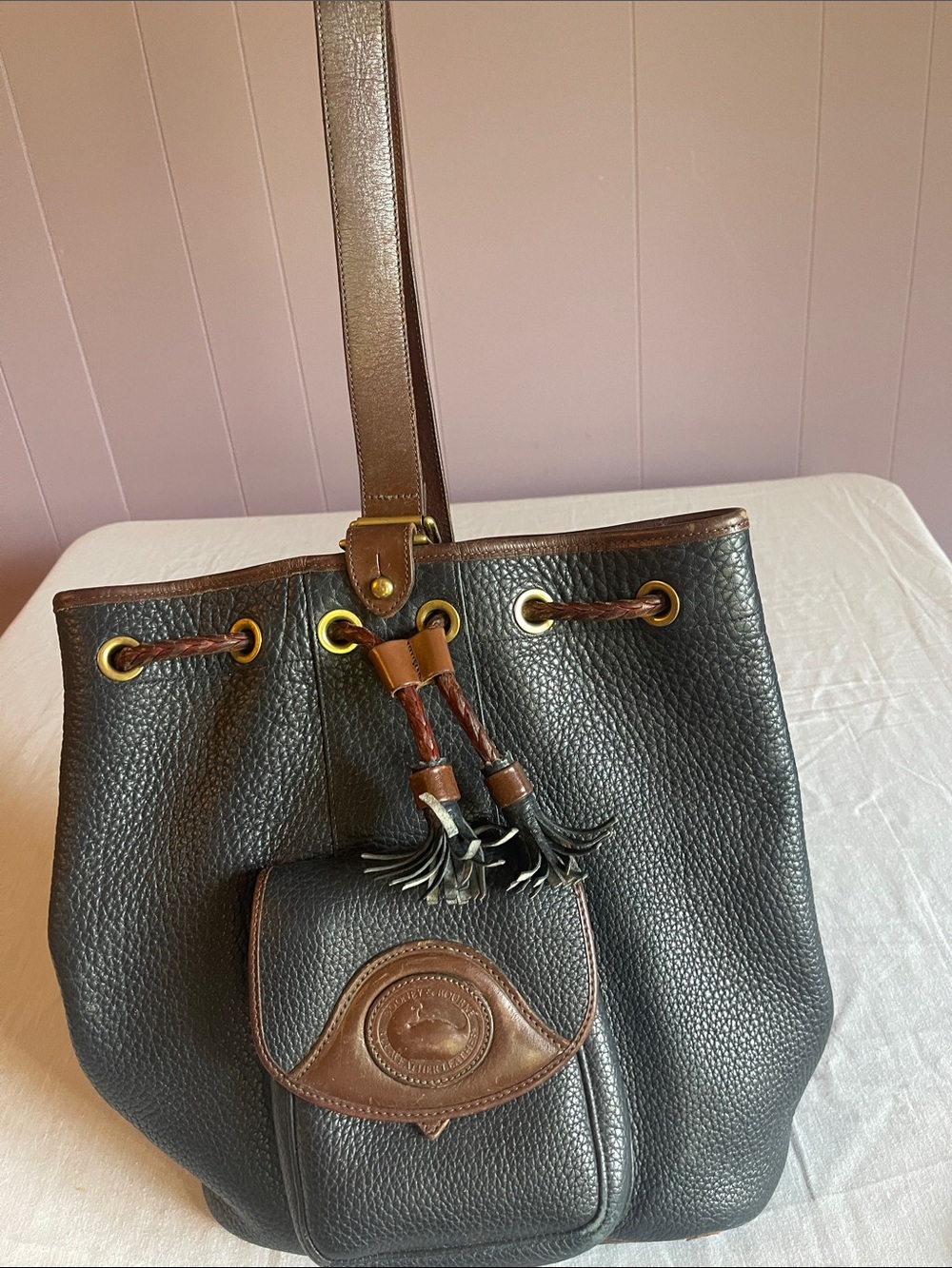 Dooney & Bourke Brown Pebbled Leather Drawstring Shoulder Vintage 90’s